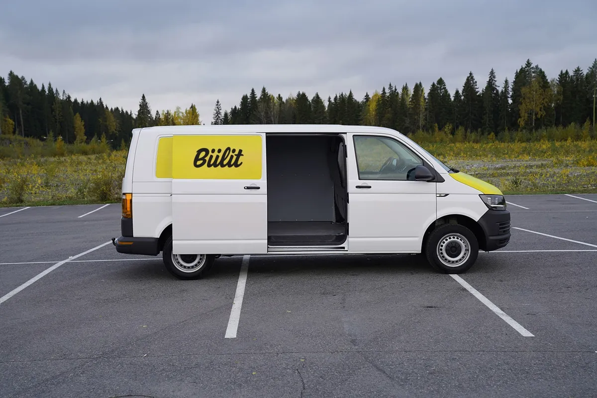 VW Transporter 7 m³ tai vastaava